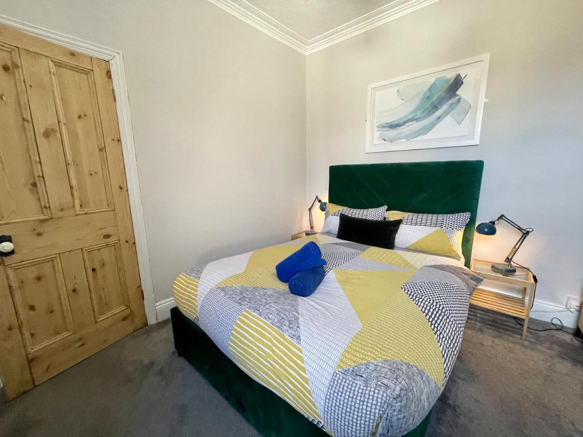 Edwardian City Centre House For Big Groups, Offroad Parking & Hot Tub! Кардифф Экстерьер фото
