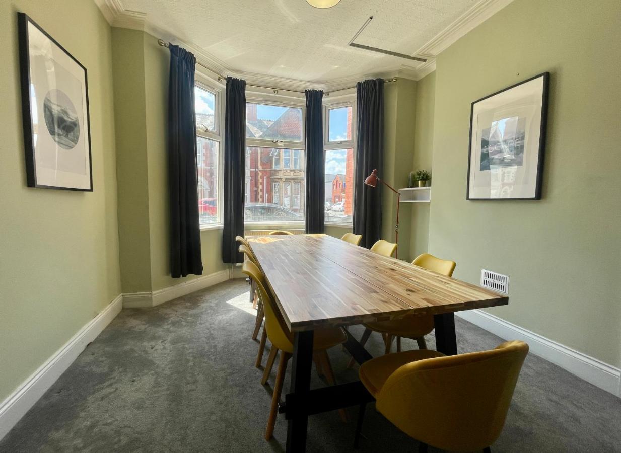 Edwardian City Centre House For Big Groups, Offroad Parking & Hot Tub! Кардифф Экстерьер фото